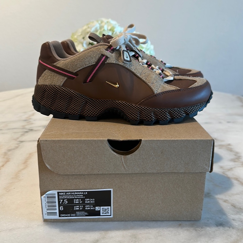 Jacquemus x Nike Air Humara
